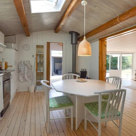 Beautiful In With Kitchen Holiday home